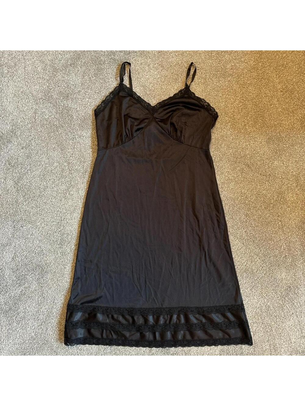 Vintage Lady Manhattan Black lace slip dress